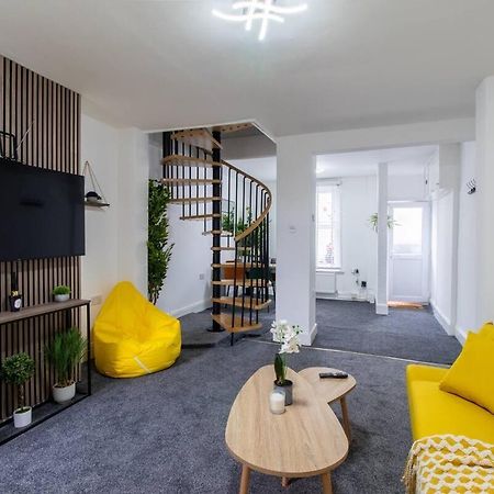 Open Mind Property - Luxury House & Free Parking ポーツマス エクステリア 写真