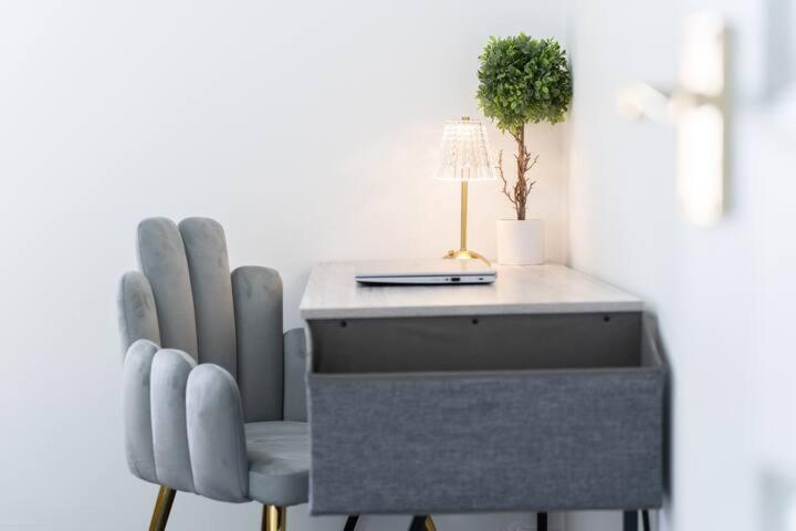 Open Mind Property - Luxury House & Free Parking ポーツマス エクステリア 写真
